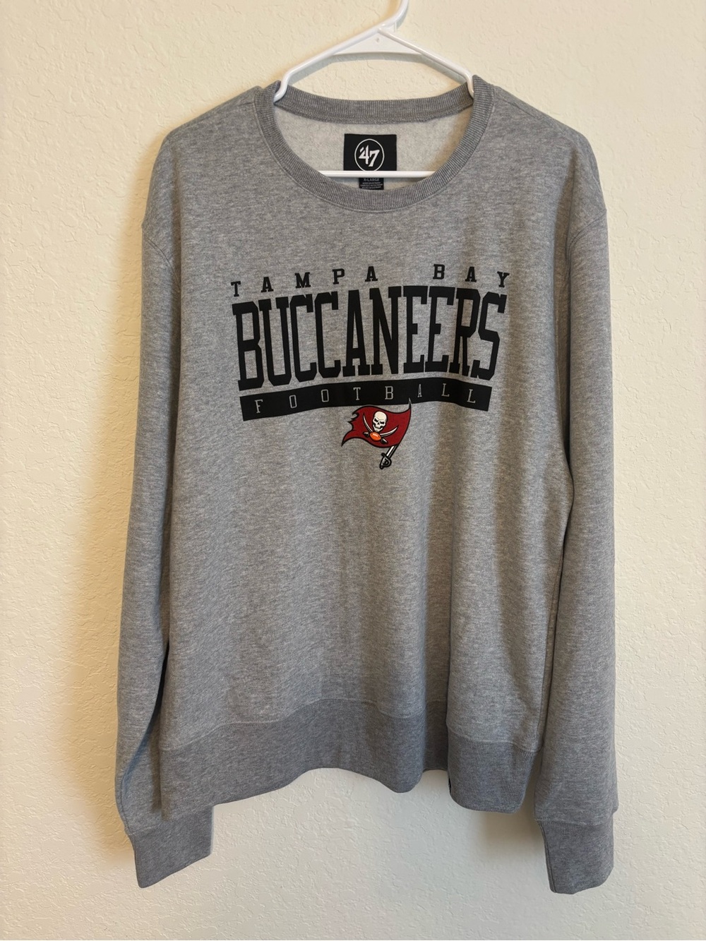 Grey Tampa Bay Buccaneers Crewneck Sweatshirt with Red Logo Size XL